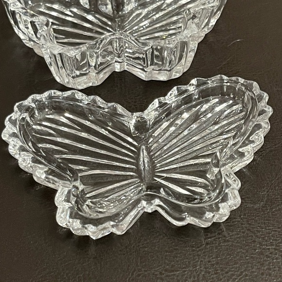 Stunning Butterfly Shaped Cut Crystal Glass Trinket Dish With Lid. EUC - Picture 4 of 8